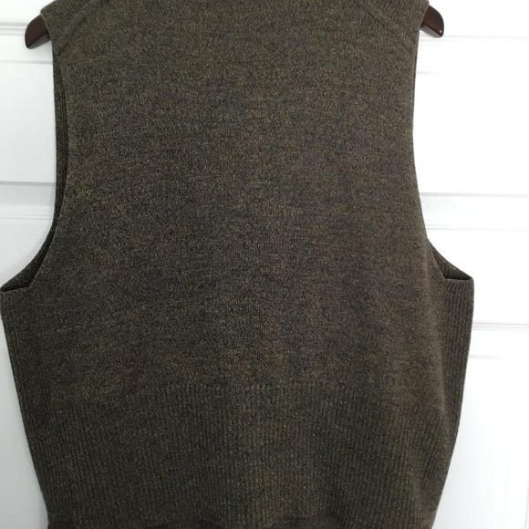 VEST - Picture 2 of 3